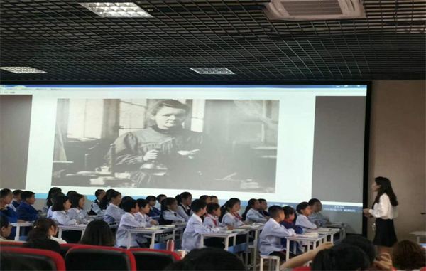 在课堂上历练，在展示中成长—记恩阳区第四小学周晓华